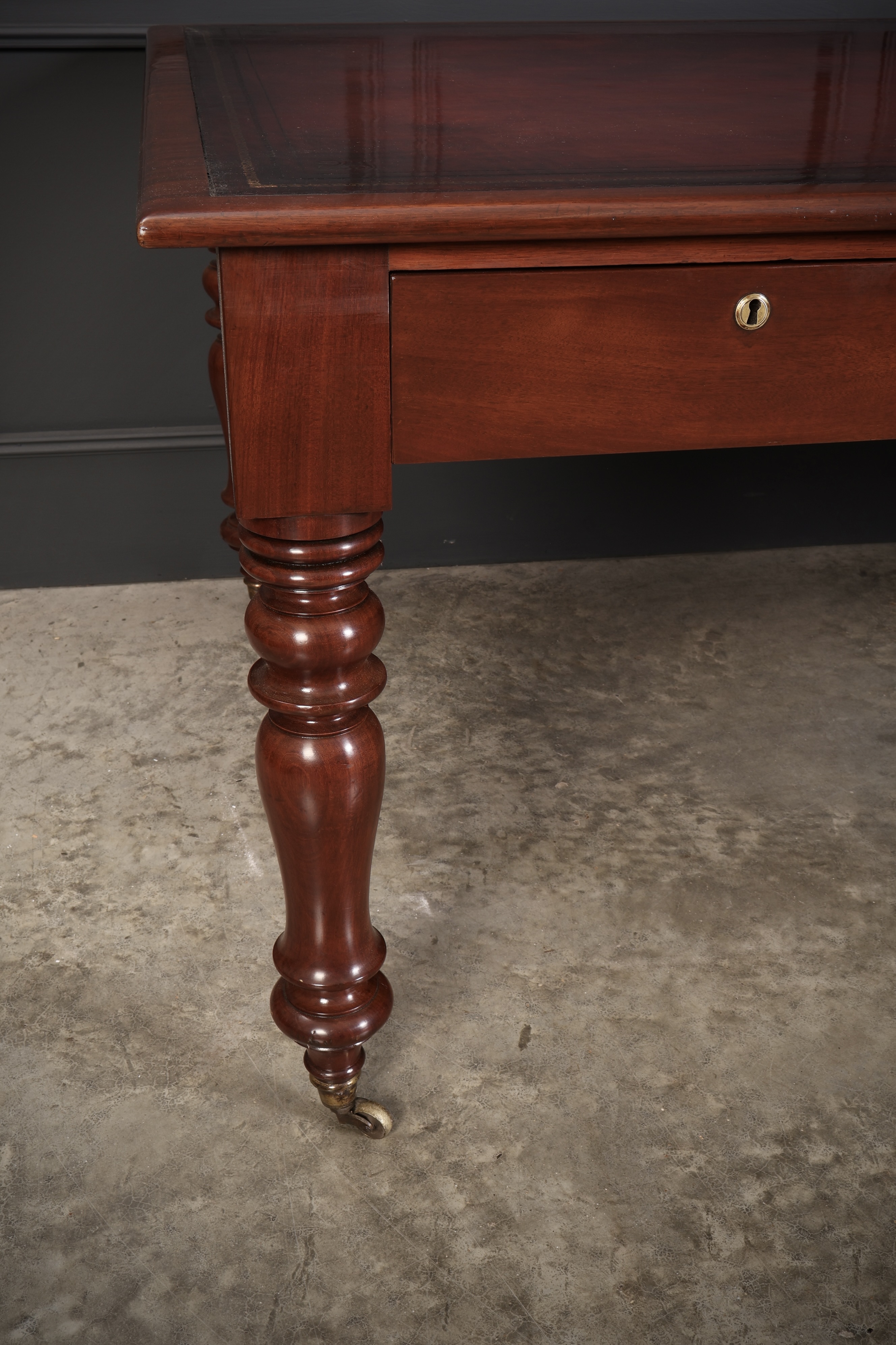 Large Early Victorian Mahogany & Leather Partners Writing Table - Image 5